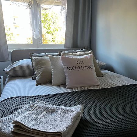 ,,Na Kwiatowej'' Apartamento Tomaszów Mazowiecki Exterior foto